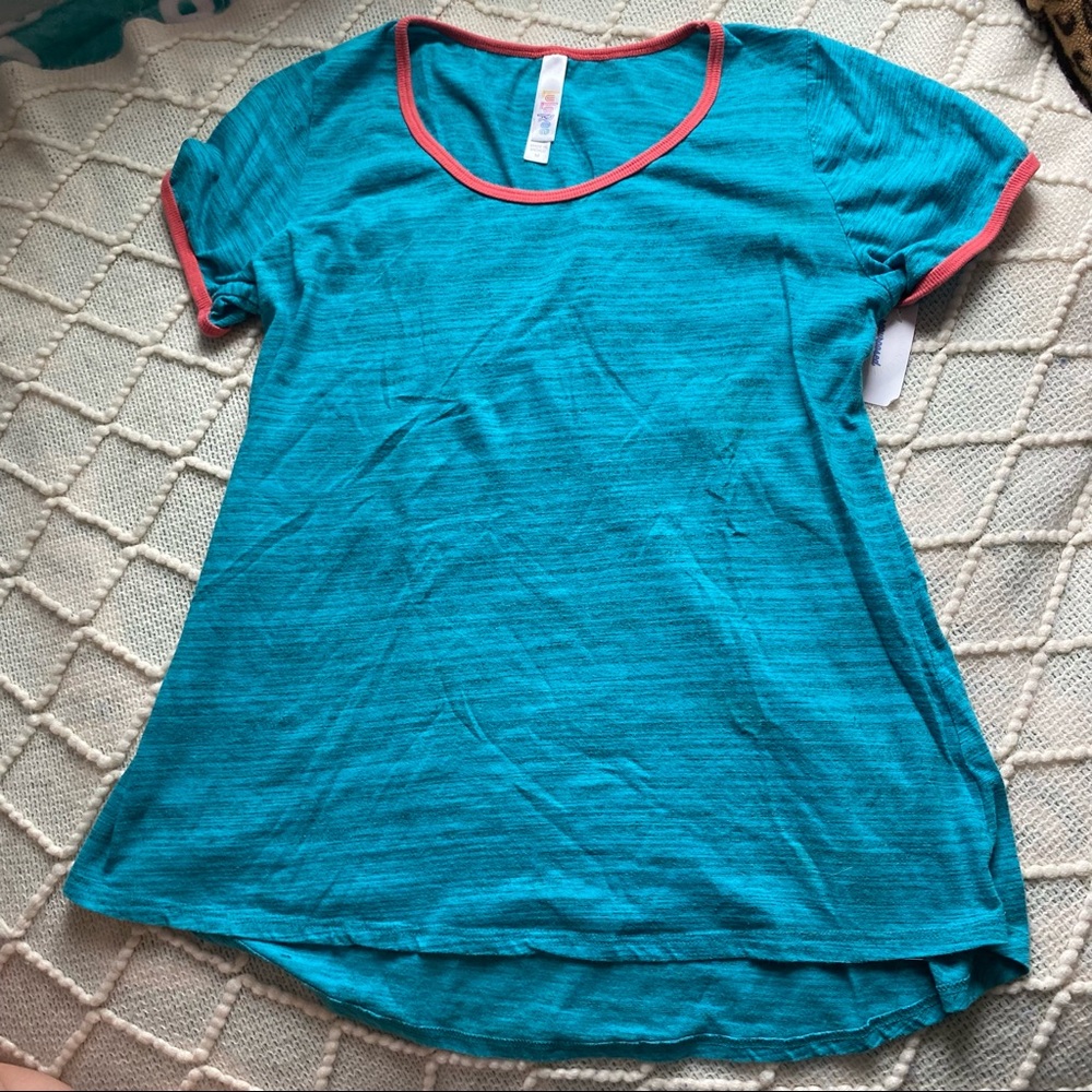 Lularoe t-shirt